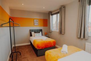 Trendy 5BR House - Fast WiFi - Parking -Ideal for Families - Netflix - 3