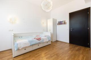 Beautiful Life - Spacious 3 Room Oasis, Garage, Playground - 1