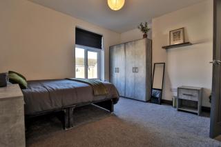 Marlor House, Denton, Free Parking - 9