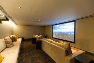 City View Apartment with Pool - 2