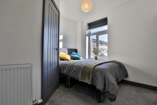 Marlor House, Denton, Free Parking - 6