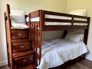 Burk Falls Escape 2 Bed1Bath - 6