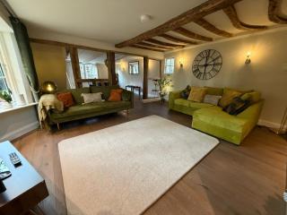 Charming Countryside Escape Yew Tree Cottage - 9