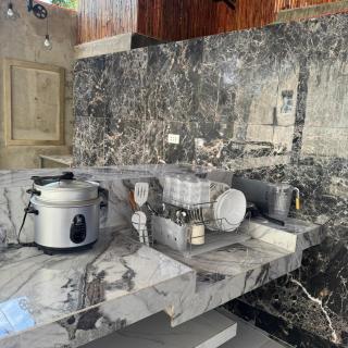 greyhouse moalboal - 2