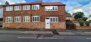 Spacious & Luxury 2BR Flat in Calverton - 4