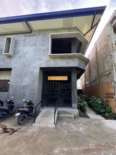 greyhouse moalboal - 1