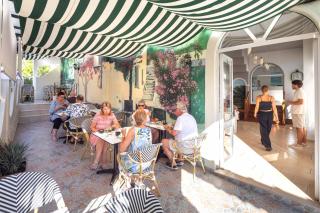 Bella Vista Beach Hotel - 5