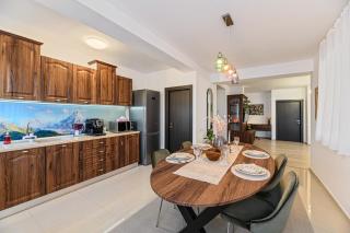 Luxury 2BR Apartment - Amazing Terrace - 4