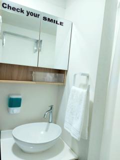 Luxury Bed & Work-Ready - Comfortable Executive Suite - Downtown - 3