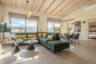 Seawhisper Villa - 8