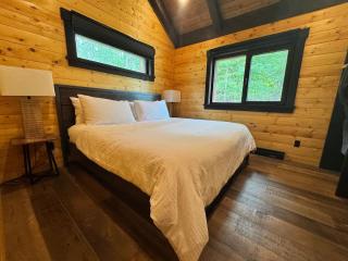 Mountaineer Creekside Cabin - Private Hot Tub - 8