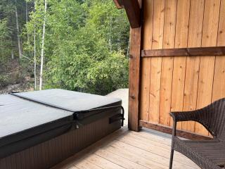 Explorer Creekside Cabin - Private Hot Tub - 7