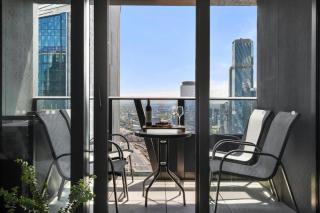 Luxury Docklands 2BR Apt Pool Gym and City Views - 3