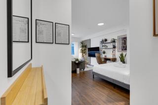 The Sherbrooke Suite 105 - 6