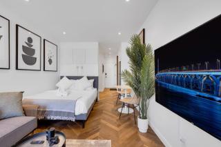 The Speakeasy Suite 502 With Parking - 0