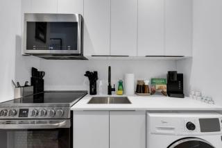 The Speakeasy Suite 502 With Parking - 3