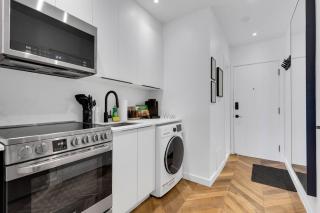 The Speakeasy Suite 502 With Parking - 2