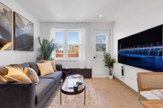 The Speakeasy Suite 501 With Parking - 9