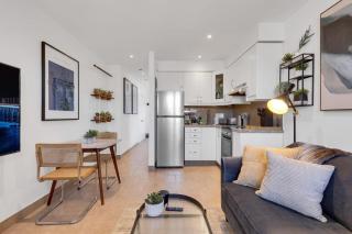 The Speakeasy Suite 501 With Parking - 4