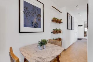 The Speakeasy Suite 501 With Parking - 1