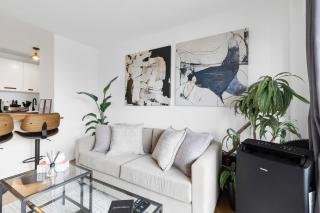 Downtown Montreal Horizon Suite With Parking - 7