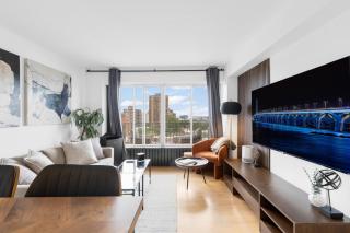 Downtown Montreal Horizon Suite With Parking - 1