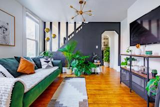Jungle House Columbus Short North Downtown Free Parking - Walk to Convention Center & Nationwide Arena - 6BR Luxury Home - Sleeps 21 - Over 5,800 Five Star Stays - 8