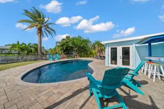 Manatee Cove Waterfront Home w Dock Pool - 6