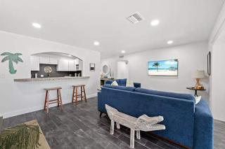 Manatee Cove Waterfront Home w Dock Pool - 5