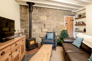 Wash House Cottage - 9