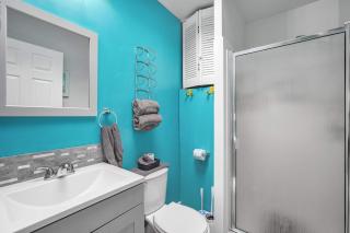 The Leon Lane Oasis w Pool Fire Pit Steps to the Beach - 4