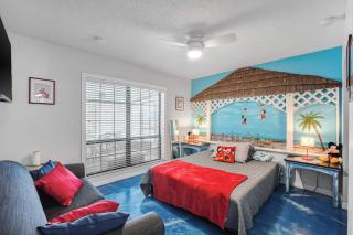 The Leon Lane Oasis w Pool Fire Pit Steps to the Beach - 7