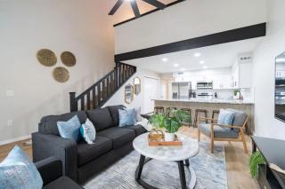 Newly Renovated Townhome - 0