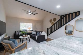 Newly Renovated Townhome - 3