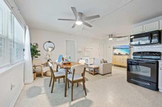 Sandpiper 1BR-1BA Across From Beach - 4