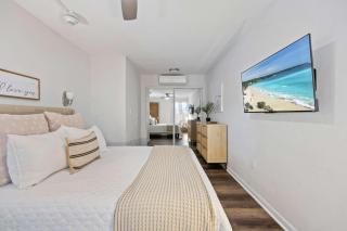 Sandpiper 1BR-1BA Across From Beach - 8