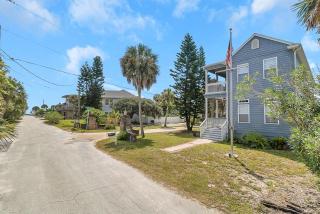 Aqua Vista - Cozy beach home w BBQ & large deck - 4