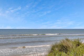 Aqua Vista - Cozy beach home w BBQ & large deck - 2