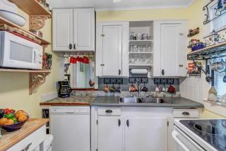 Carriage House - 3BR Vintage Stay w Garden Views - 7