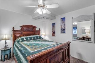Carriage House - 3BR Vintage Stay w Garden Views - 6
