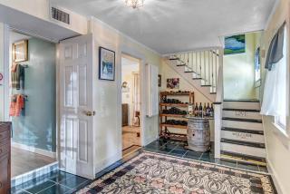 Carriage House - 3BR Vintage Stay w Garden Views - 2