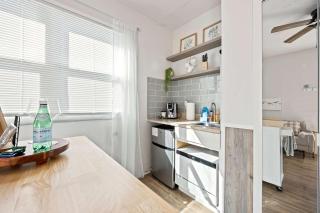 Sandpiper Studio Across From Beach - 2