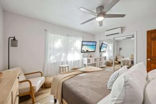 Sandpiper 2BR-1BA Across From Beach - 8