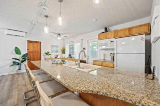 Sandpiper 2BR-1BA Across From Beach - 4