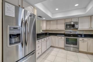 Belle Vue - Modern condo near beach w golf views - 2