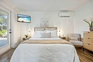 Sandpiper 1BR 1BA Across From Beach - 8