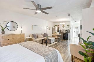 Sandpiper 1BR 1BA Across From Beach - 3