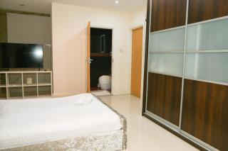 Pinner Cosy Studio Annexe with Parking Near Eastcote - 4