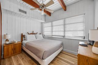 The River House at Dragon Point w Private Dock - 5