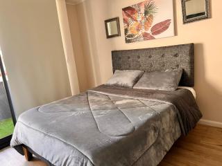 Piscina, Parrilla, Wifi y a pasos del metro Santa Isabel - 8